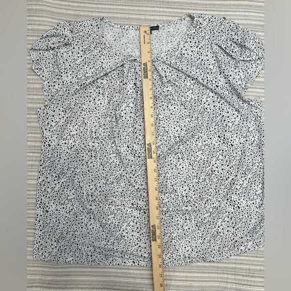 Adrianna Pappel 2X Top Stretch Knit White Black Dot Pleated Round Neck SS Blouse - Picture 8 of 8